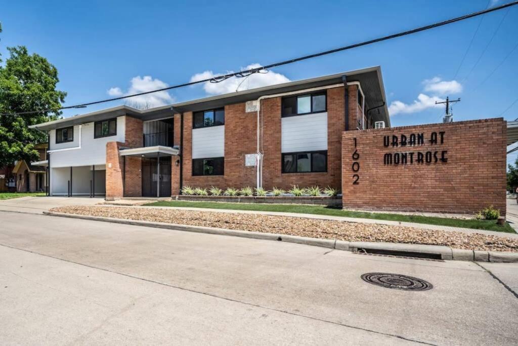 Roomy Urban Apartment Montrose! Free Parking #10 Houston Exterior photo